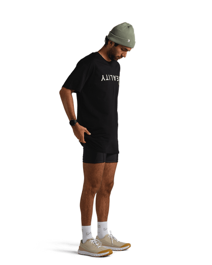 reality run logo tee black rr 01 0001 onmodel 04