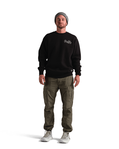 reality run signature fleece crew black rr 22 0001 onmodel 03